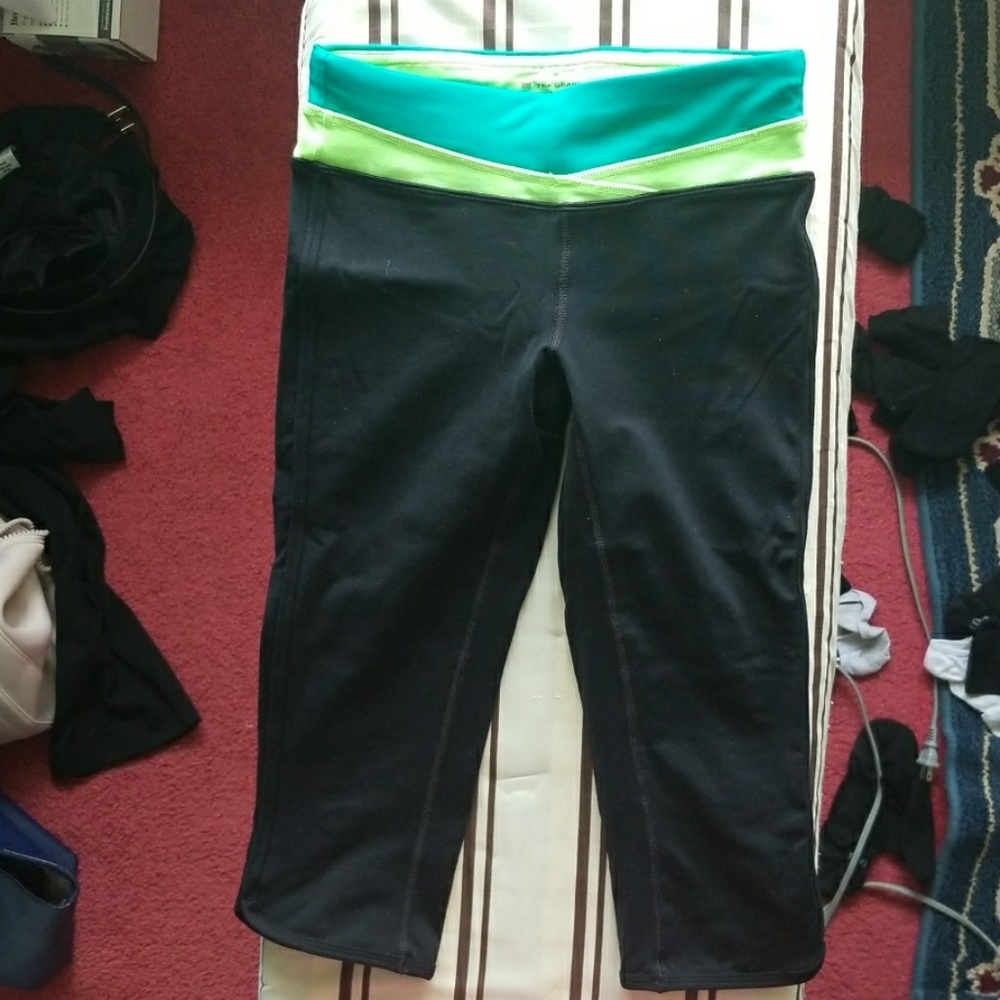 NWOT Tek Gear Midrise Capri Leggings